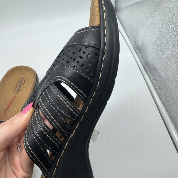 Clarks Bendables Lexi Black Leather Sandal Size Medium Size 11W - Picture 6 of 12